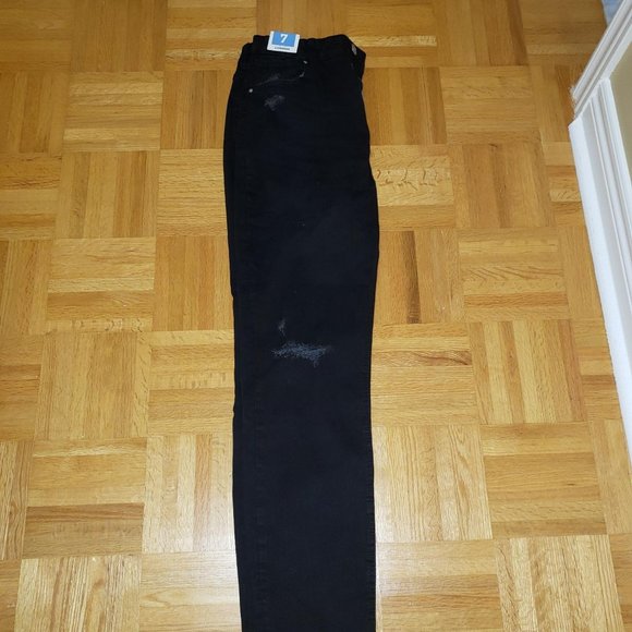 High-Rise Distressed Slim Straight Jean - Refuge London (Urban Planet) - Picture 5 of 5